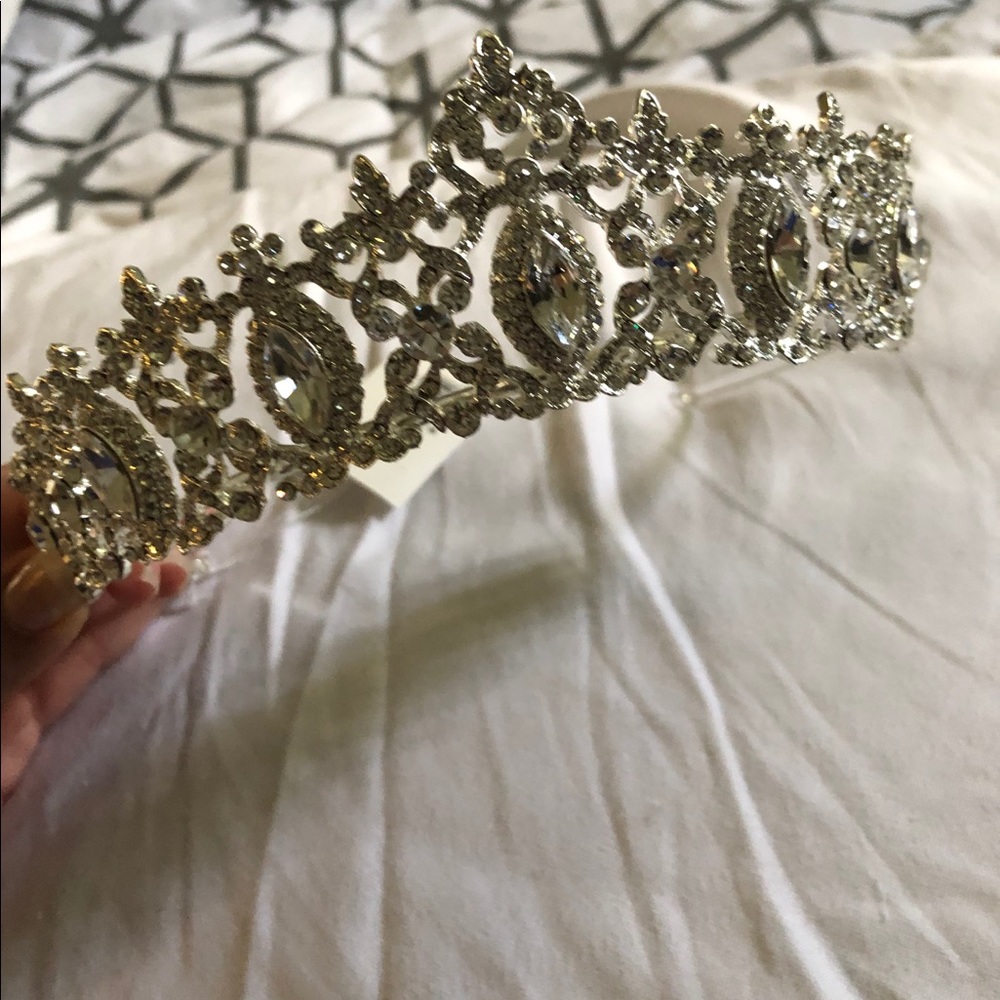 Tiara brand new
